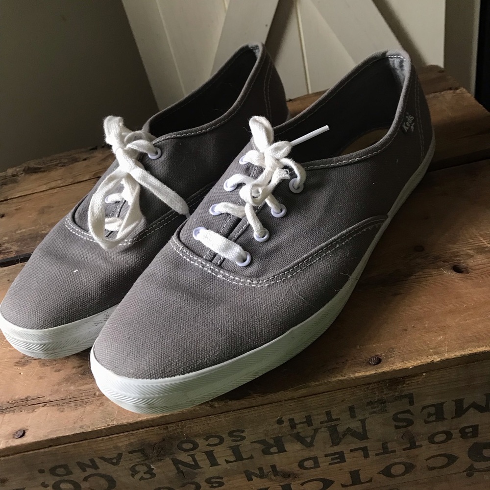 Women’s size 9 gray Keds